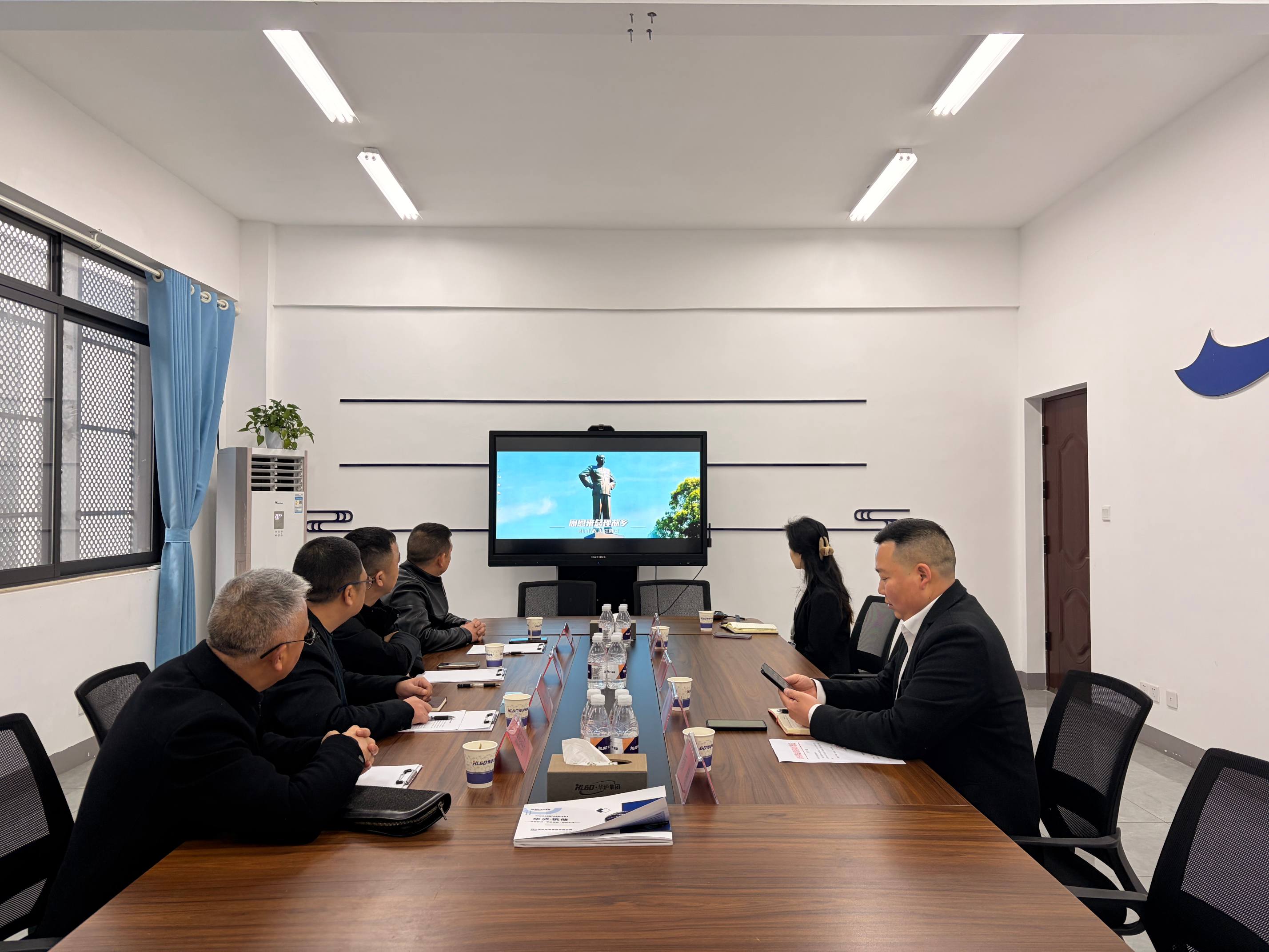 江苏省淮安区莅临华泸集团考察交流，共探全钒液流电池应用前景